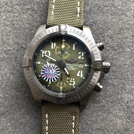 Breitling Avenger A17318101L1X2(43mm)